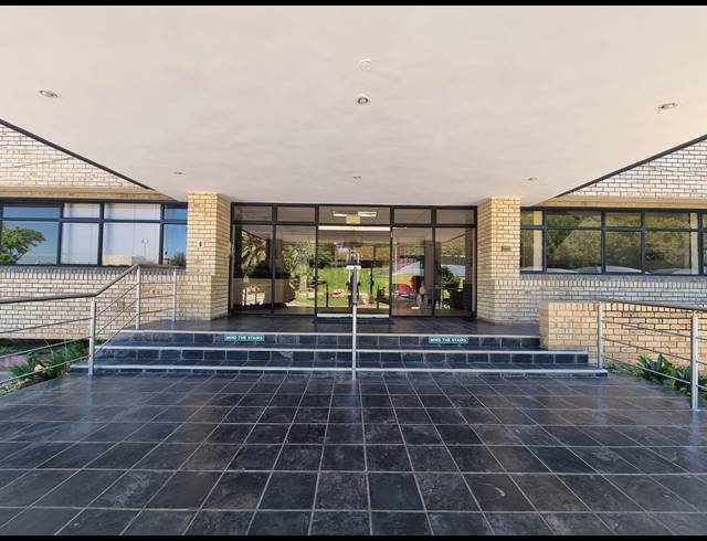 1,832M² OFFICE FOR SALE IN WOODMEAD